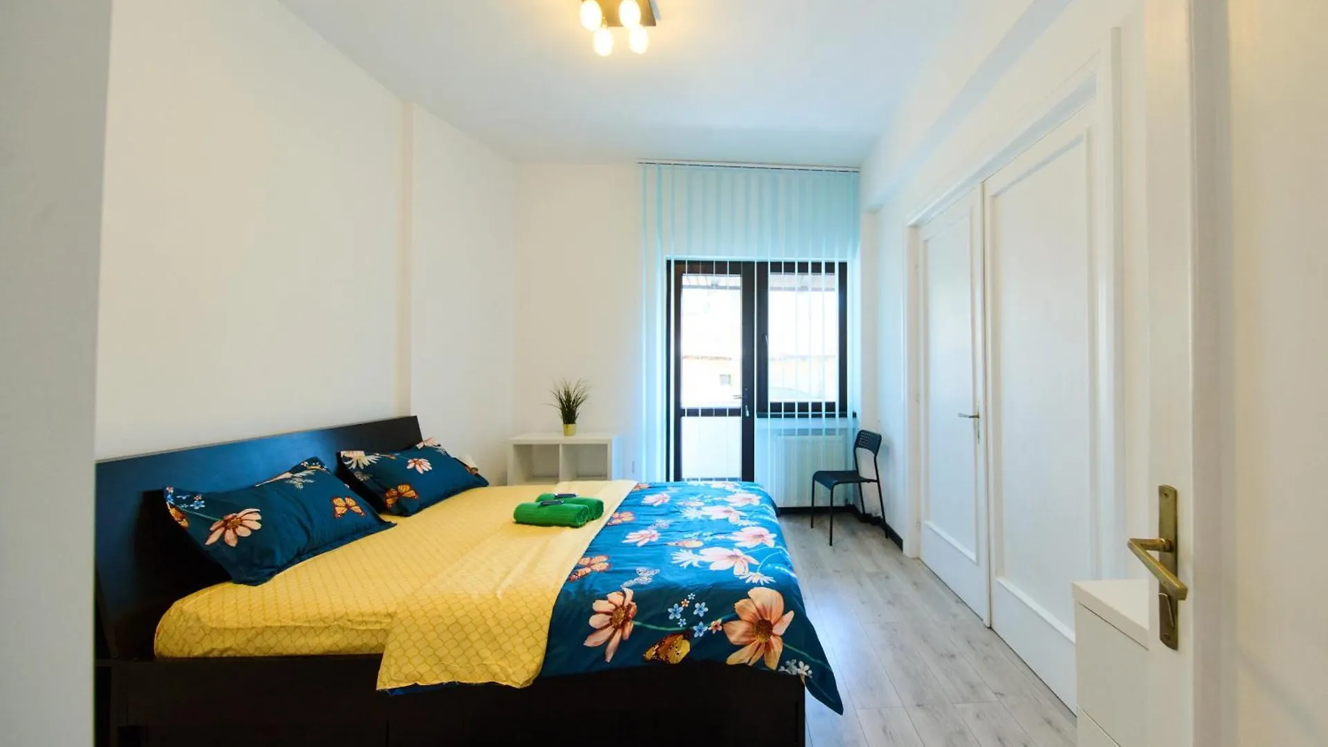 Old Town Retreat Apartment 7 Бухарест 0*,  Румыния