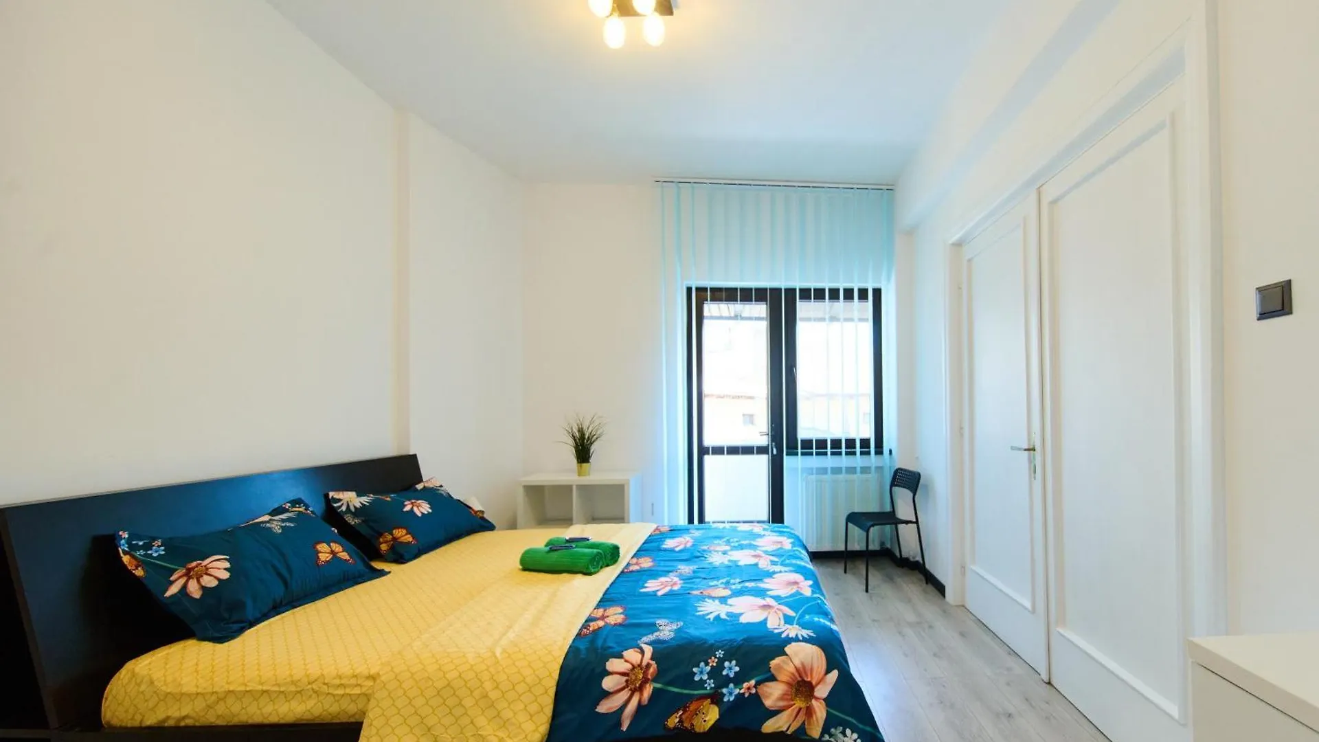 Old Town Retreat Apartment 7 Бухарест 0*,