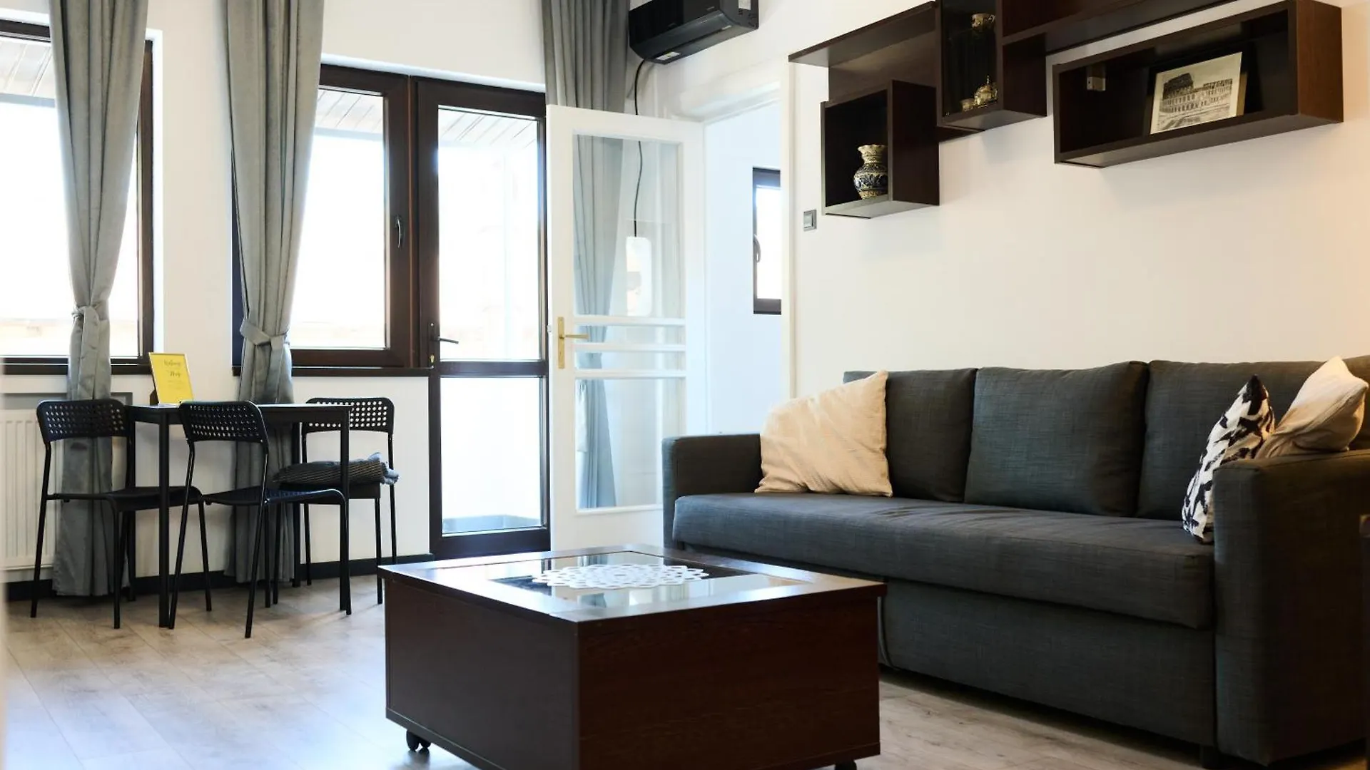 Old Town Retreat Apartment 7 Бухарест