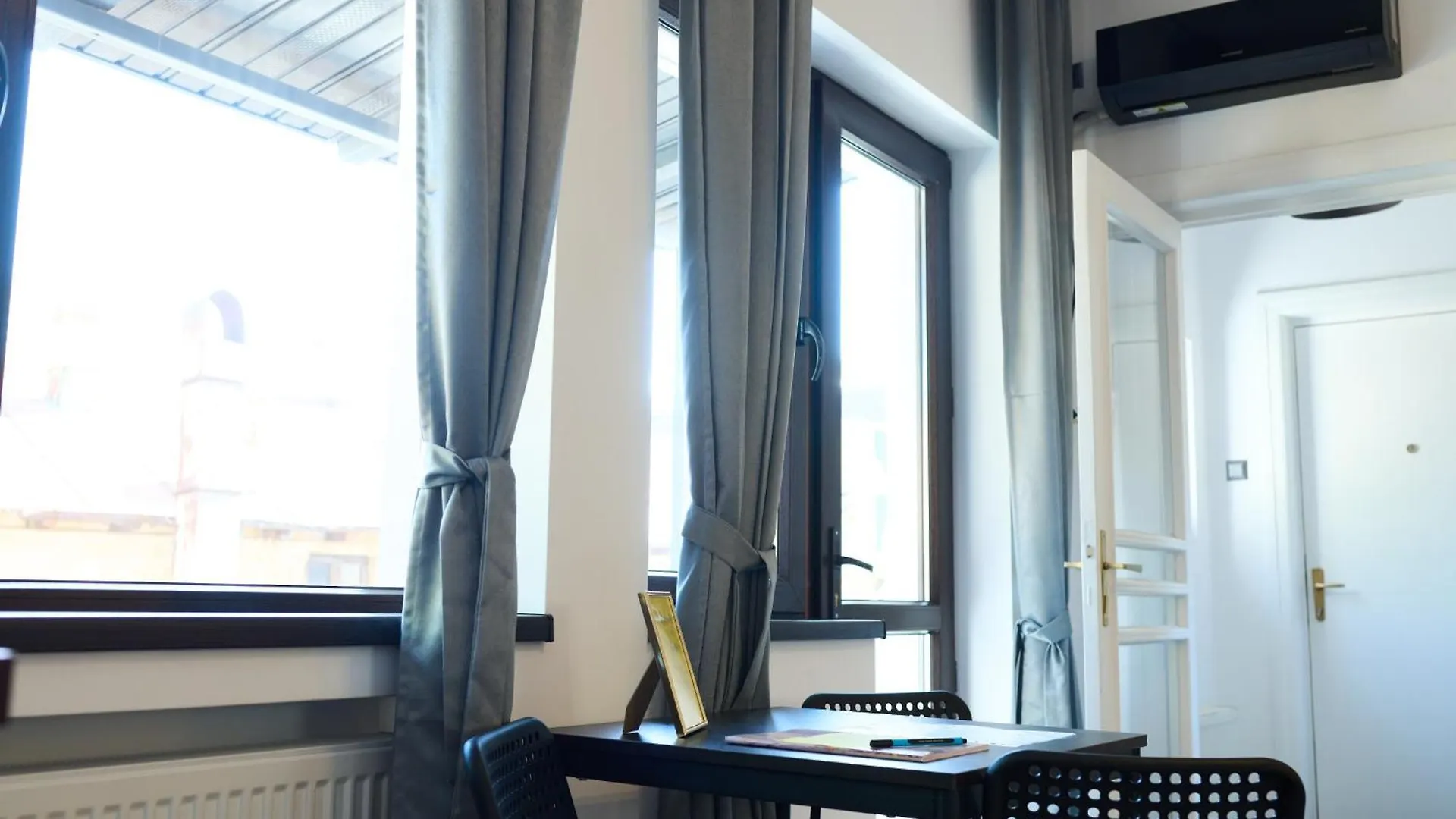 Old Town Retreat Apartment 7 Бухарест Румыния